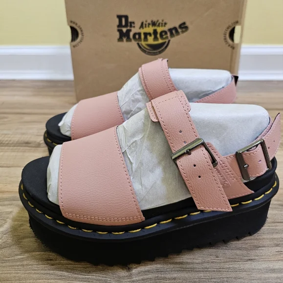 Dr. Martens VOSS WOMEN'S LEATHER STRAP PLATFORM SANDALS, size US 8 - Picture 4 of 12